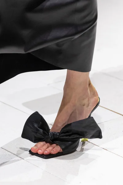 Look 30